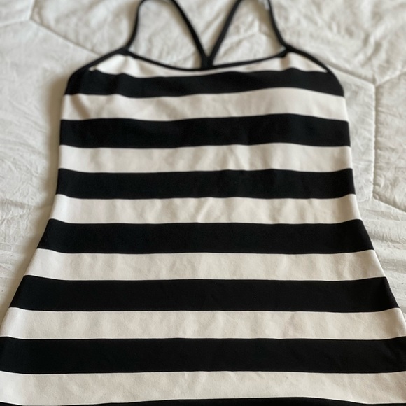 Lululemon Racerback top size 6 - Picture 9 of 9